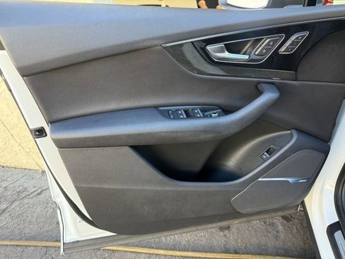Used 2017 Audi Q7 3.0T Prestige image 29