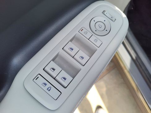 Used 2024 Hyundai Santa Fe Limited FWD image 17