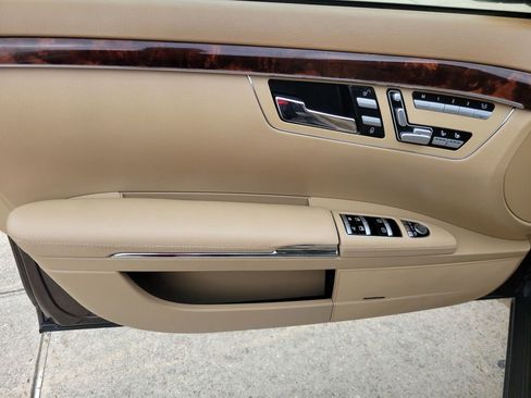 Used 2013 Mercedes-Benz S 550 4MATIC image 13