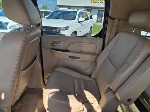 Used 2009 Cadillac Escalade ESV AWD image 17