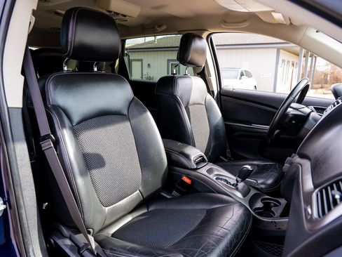 Used 2018 Dodge Journey Crossroad image 19