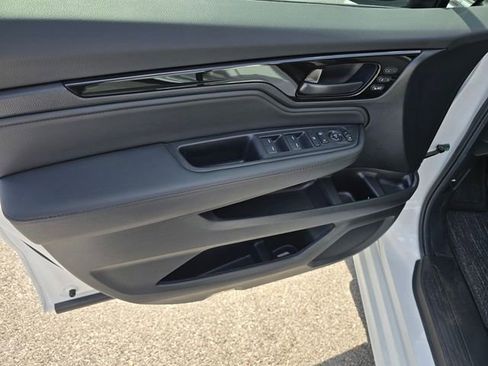 Used 2025 Honda Odyssey Touring image 21