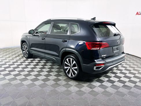 Used 2024 Volkswagen Taos SE image 5