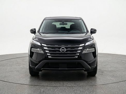 Used 2025 Nissan Rogue SV AWD/4WD image 2
