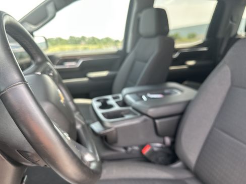 Used 2023 Chevrolet Silverado 1500 LT AWD/4WD image 3