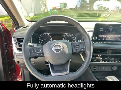 Used 2025 Nissan Rogue SV w/ SV Premium Package FWD image 15