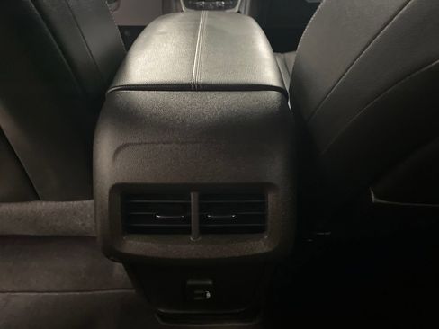 Used 2024 GMC Terrain SLT w/ LPO, Cargo Package FWD image 17