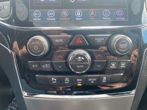 Used 2020 Jeep Grand Cherokee Limited w/ Luxury Group II image 21