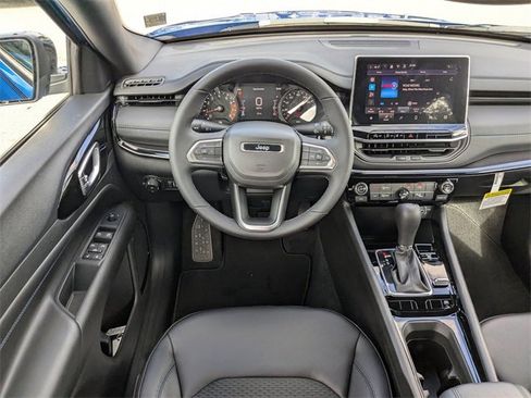 New 2026 Jeep Compass Latitude image 16