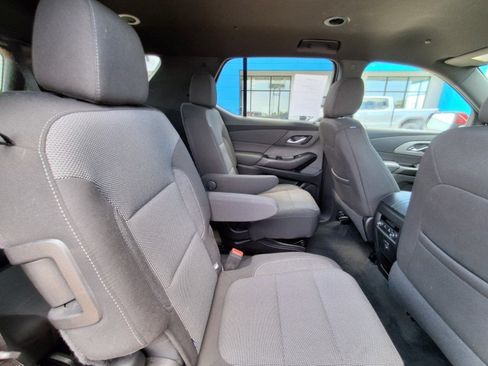 Used 2023 Chevrolet Traverse LT FWD image 16