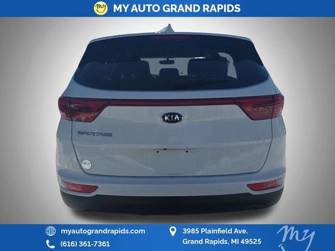 Used 2019 Kia Sportage LX image 12