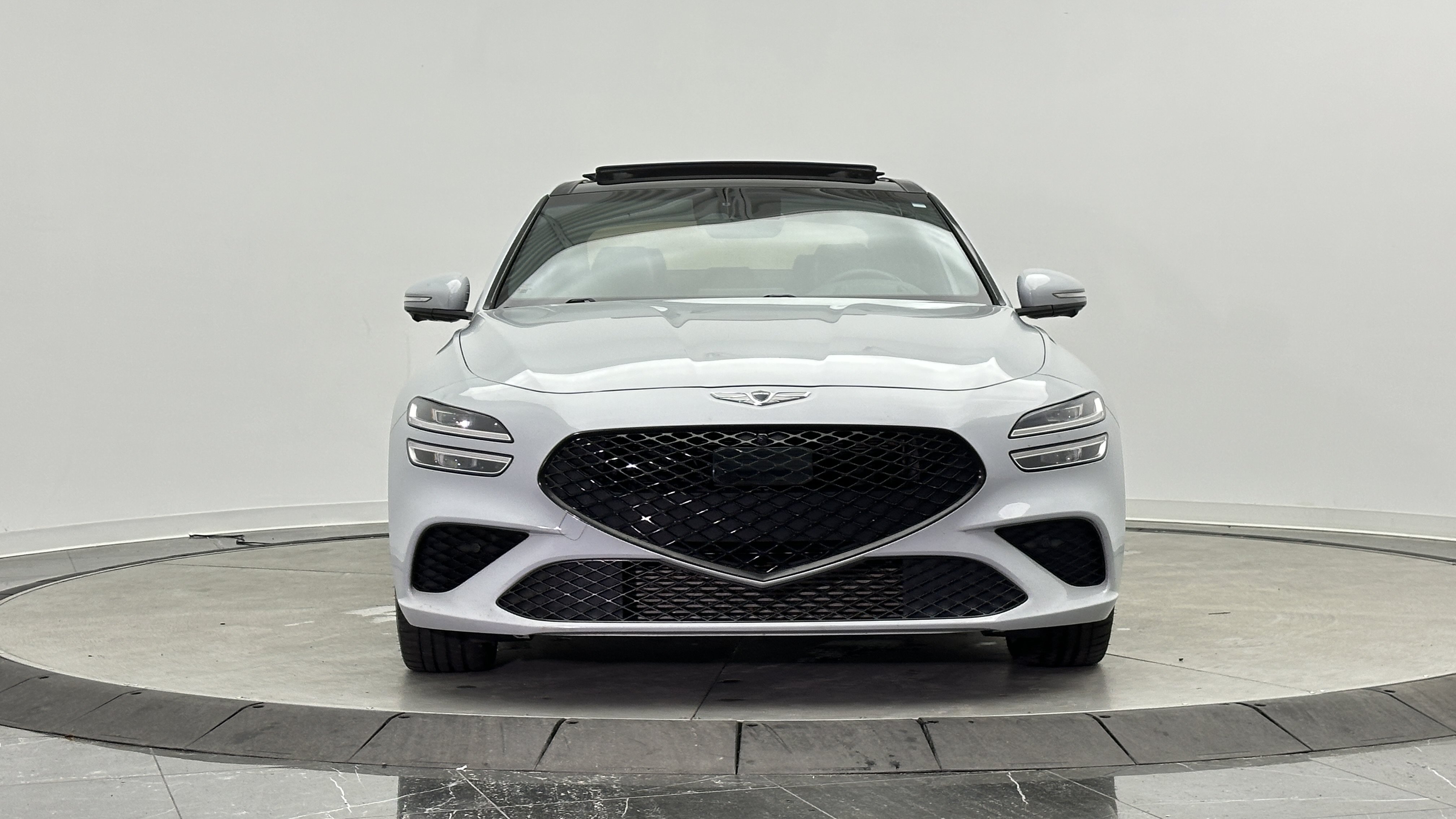 Used 2022 Genesis G70 3.3T RWD image 2