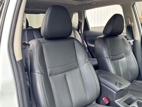Used 2018 Nissan Rogue SL w/ Premium Package AWD/4WD image 35