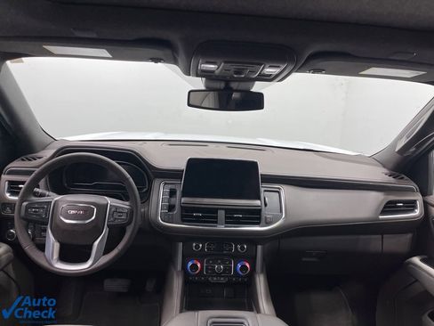 Used 2023 GMC Yukon XL SLT w/ SLT Luxury Package image 18