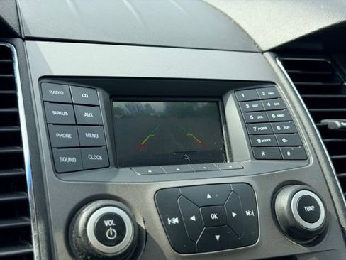 Used 2018 Ford Taurus SE FWD image 12