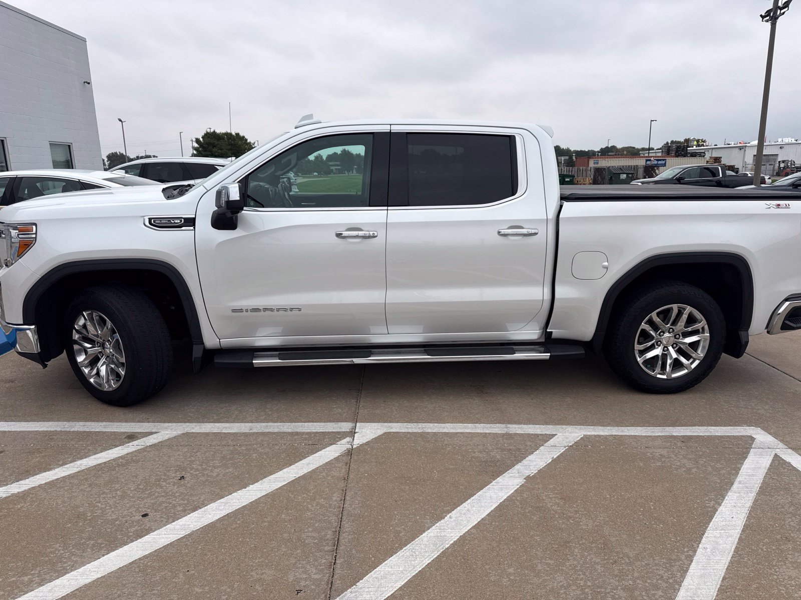 Used 2020 GMC Sierra 1500 SLT w/ SLT Premium Package AWD/4WD image 4