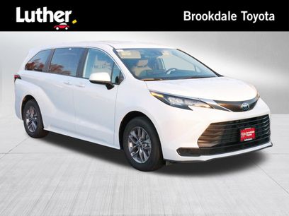 Used 2025 Toyota Sienna LE