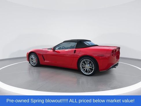 Used 2011 Chevrolet Corvette Convertible w/ 1LT RWD image 2