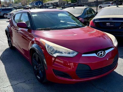 Used 2013 Hyundai Veloster image 3