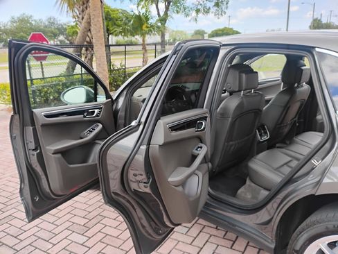 Used 2016 Porsche Macan S AWD/4WD image 54