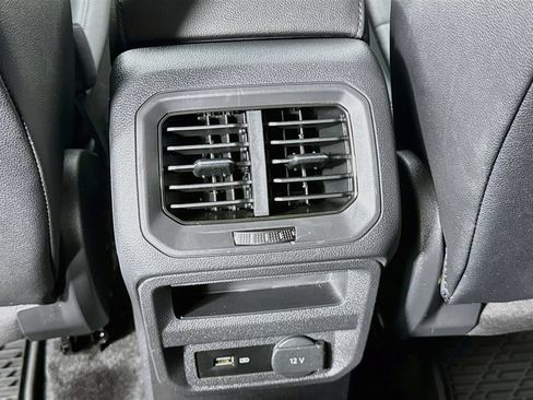 Used 2020 Volkswagen Tiguan SE w/ Panoramic Sunroof Package AWD/4WD image 30