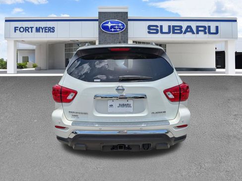Used 2018 Nissan Pathfinder Platinum FWD image 6