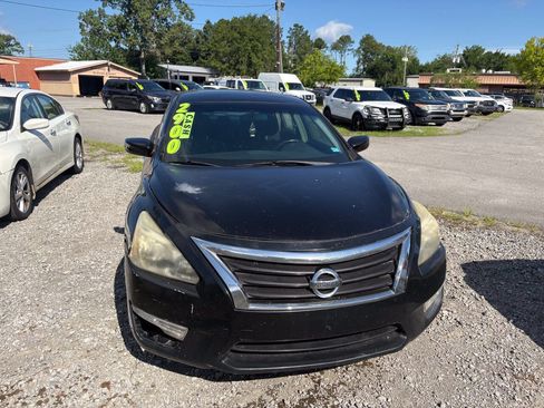 Used 2017 Nissan Altima 2.5 SR w/ Midnight Edition Package FWD image 1
