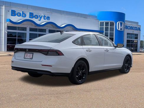 New 2025 Honda Accord SE image 5