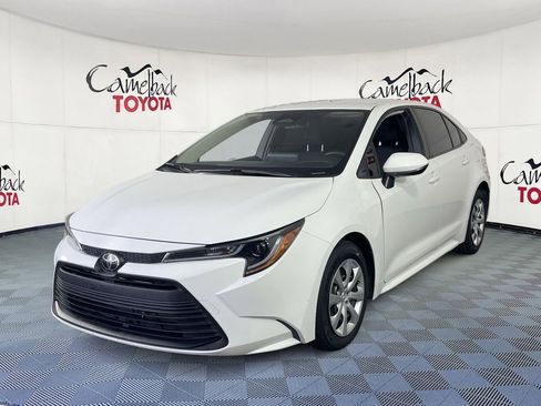 Used 2024 Toyota Corolla LE image 2