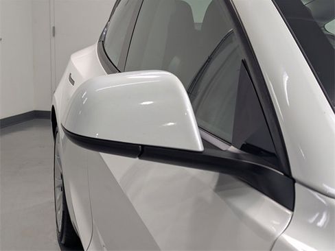 Used 2023 Tesla Model 3 Standard Range image 28