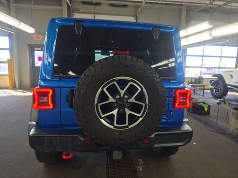 Used 2025 Jeep Wrangler Unlimited Rubicon image 4