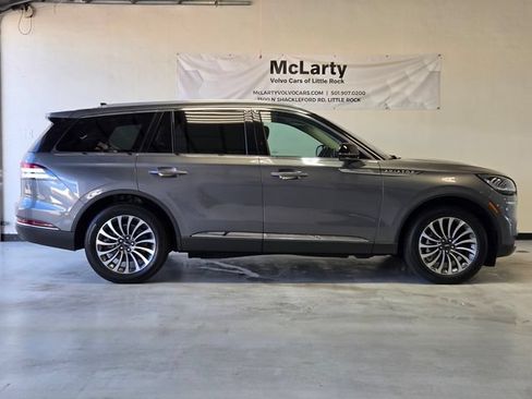 Used 2023 Lincoln Aviator Reserve AWD/4WD image 6
