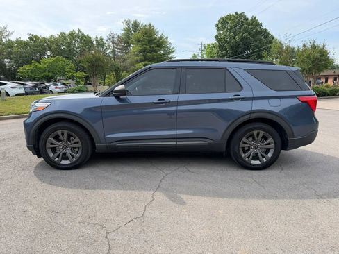 Used 2021 Ford Explorer XLT w/ Equipment Group 202A RWD image 8