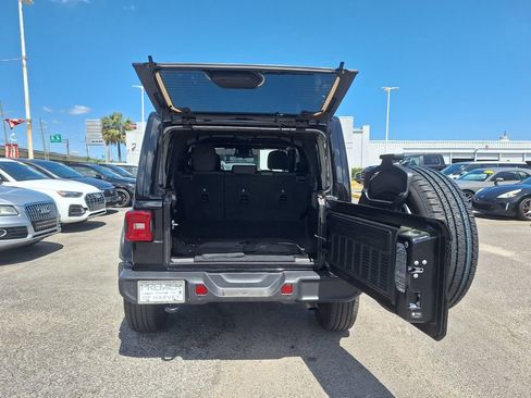 Used 2025 Jeep Wrangler Unlimited Sahara w/ Safety Group AWD/4WD image 26