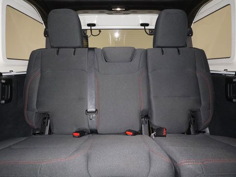 Used 2025 Jeep Wrangler Unlimited Rubicon image 30