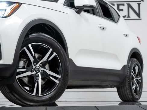 Certified 2025 Volvo XC40 B5 Core image 27
