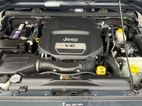 Used 2018 Jeep Wrangler Unlimited Sport S image 22