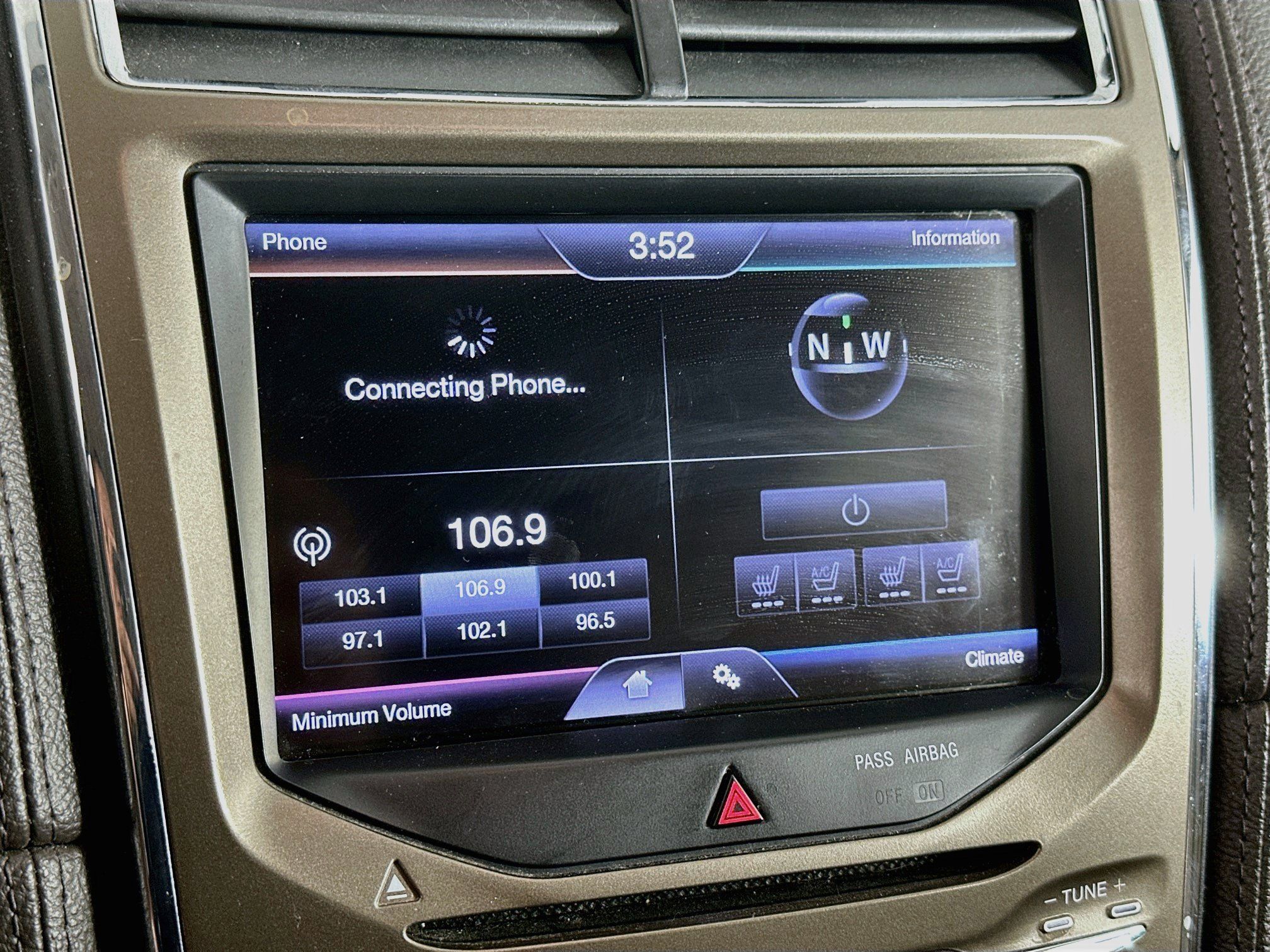 Used 2013 Lincoln MKX FWD image 19