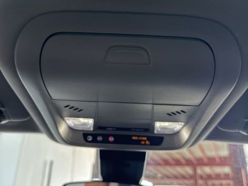 Used 2024 Chevrolet Equinox LT image 49