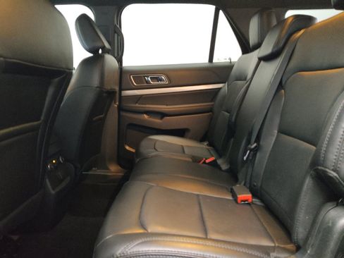 Used 2018 Ford Explorer XLT w/ Equipment Group 202A image 18