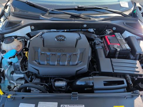 Used 2020 Volkswagen Passat 2.0T SE image 21