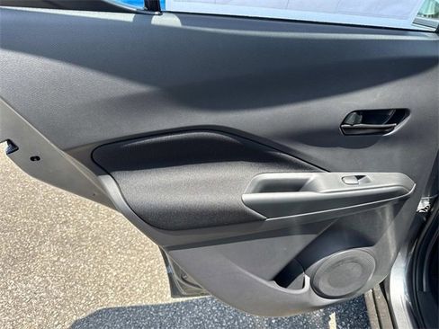 New 2025 Nissan Kicks Play S image 14