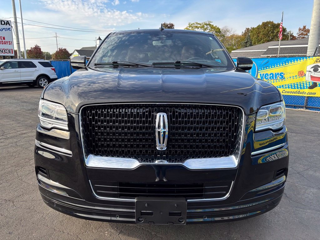 Used 2024 Lincoln Navigator Reserve w/ Monochromatic Package AWD/4WD image 11