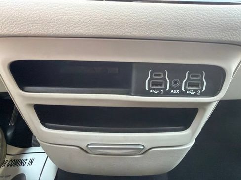 Used 2022 Chrysler Voyager LX FWD image 36