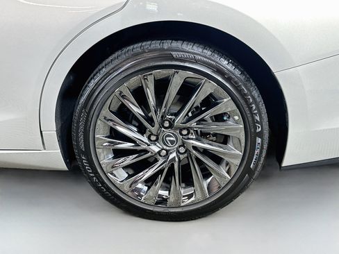 Certified 2025 Lexus ES 350 w/ Luxury Package FWD image 30