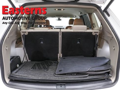 Used 2019 Volkswagen Atlas SE w/ Towing Package image 9