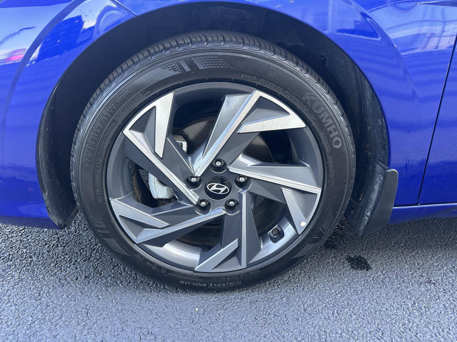 Used 2025 Hyundai Elantra Sport FWD image 16
