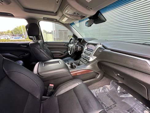 Used 2019 GMC Yukon SLT w/ Premium Edition AWD/4WD image 38