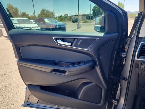 Used 2022 Ford Edge SEL w/ Sport Appearance Package AWD/4WD image 13
