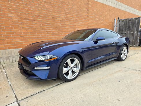 Used 2018 Ford Mustang Premium w/ Equipment Group 201A image 3